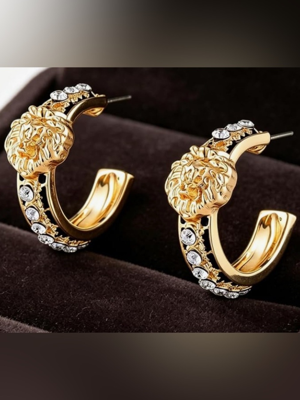 Gorgeous  Rare Neiman Detailed Lion crystal hoop Earrings